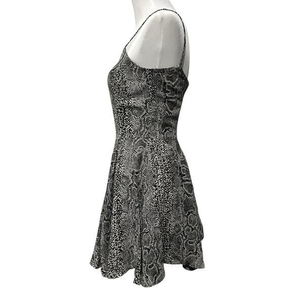Vintage 90s Y2K Mini Dress Snakeskin Print Fit Flare Spaghetti Straps Women’s S - Picture 4 of 10